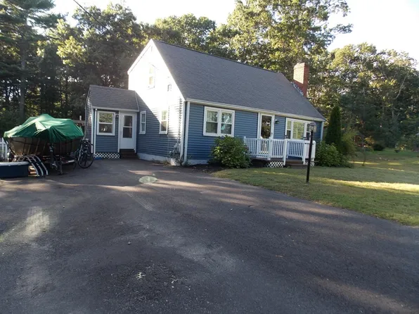 26 Dartmouth St, Halifax, MA 02338