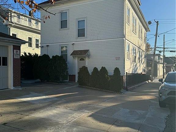 5th image of 317 Branch Ave
