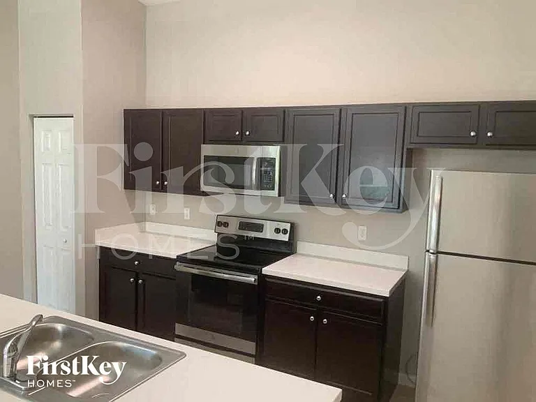 3354 SW Ludlow St — Photo 9
