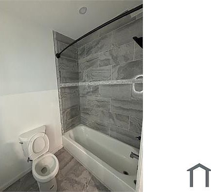 5th image of 2742 Germantown Ave #2