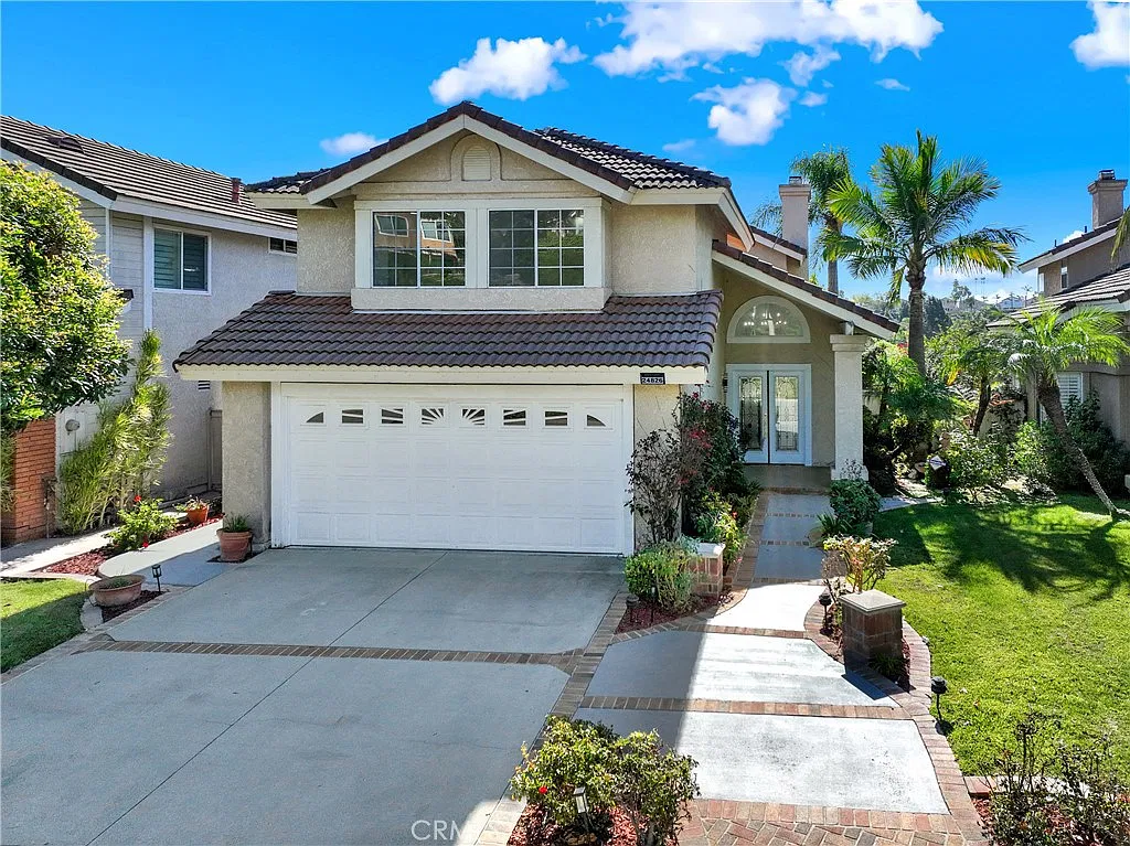 4 bed, 2.5 bath, 2105 sqft, $6,050 — Photo 4