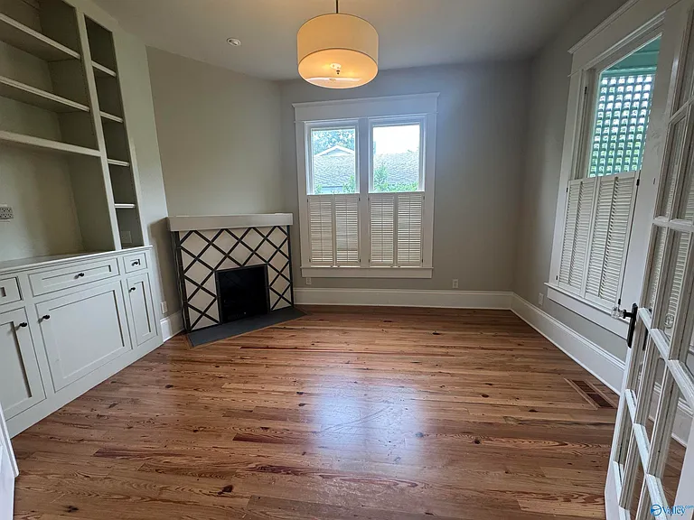 715 Clinton Ave E — Photo 11