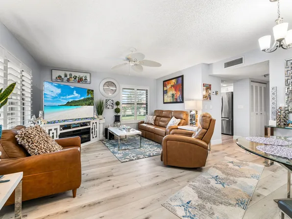 211 SW South River Drive #205, Stuart, FL 34997