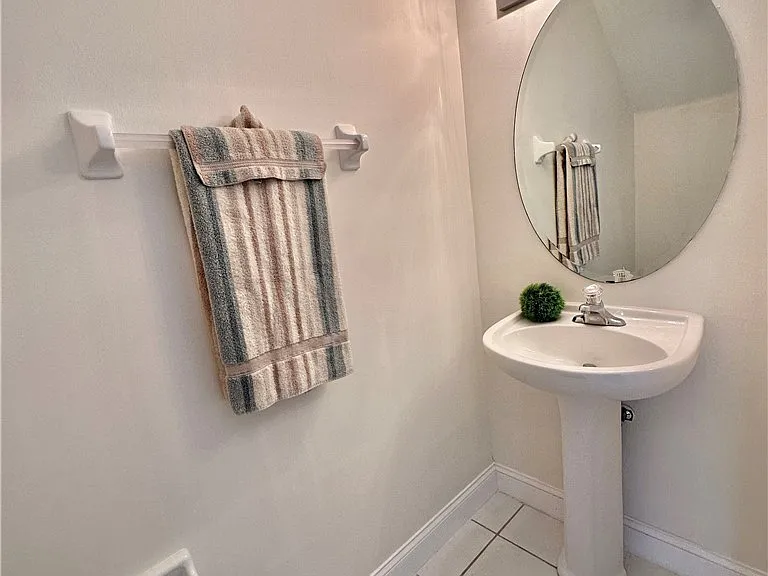3627 Pine Oak Cir #102 — Photo 12
