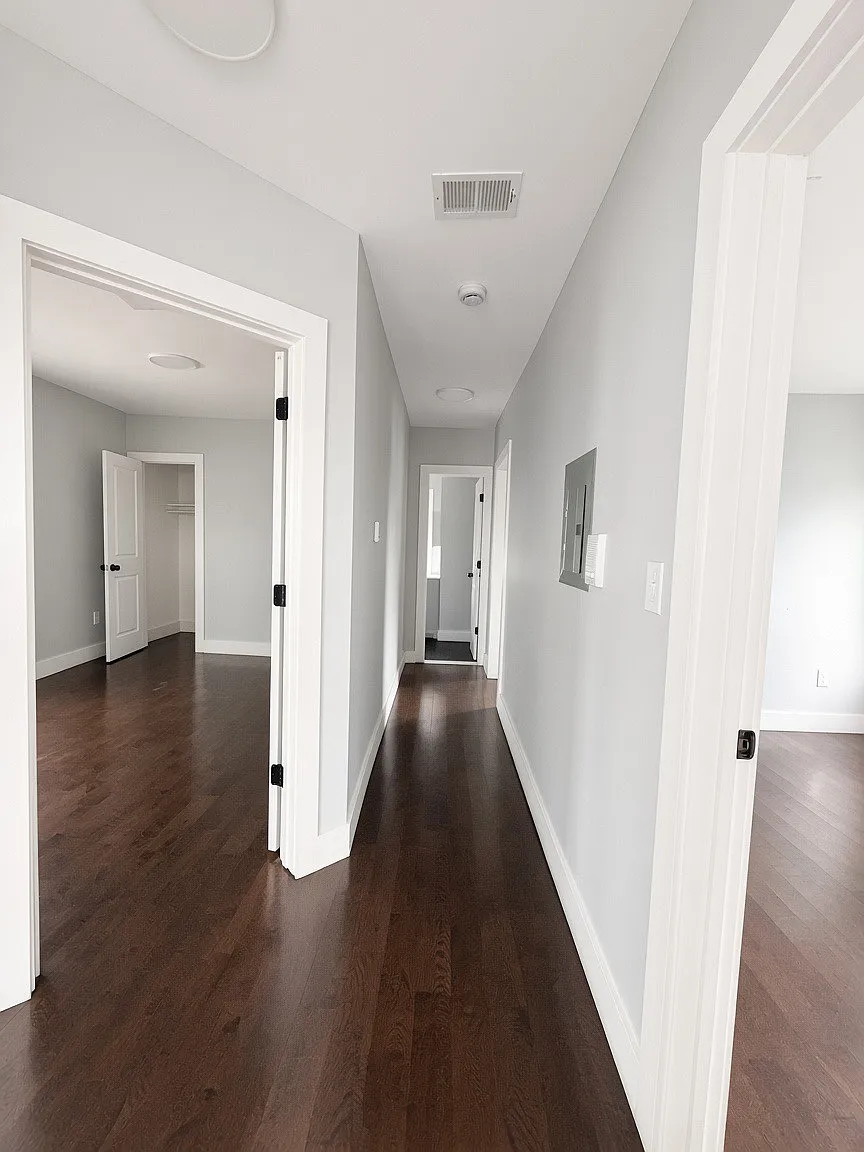 3 bed, 2200 sqft, $2,100 — Photo 4