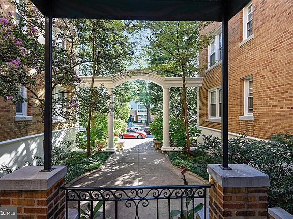 3rd image of 5112 Connecticut Ave NW APT 207