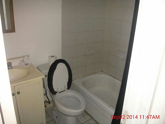 5th image of 4149 E 71st St APT 2