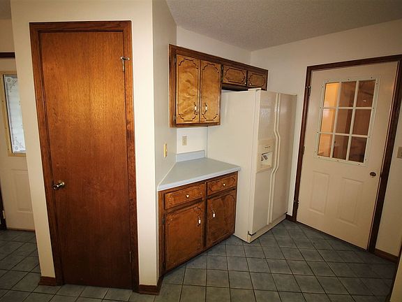 4th image of 6407 Lake Charlene Ln