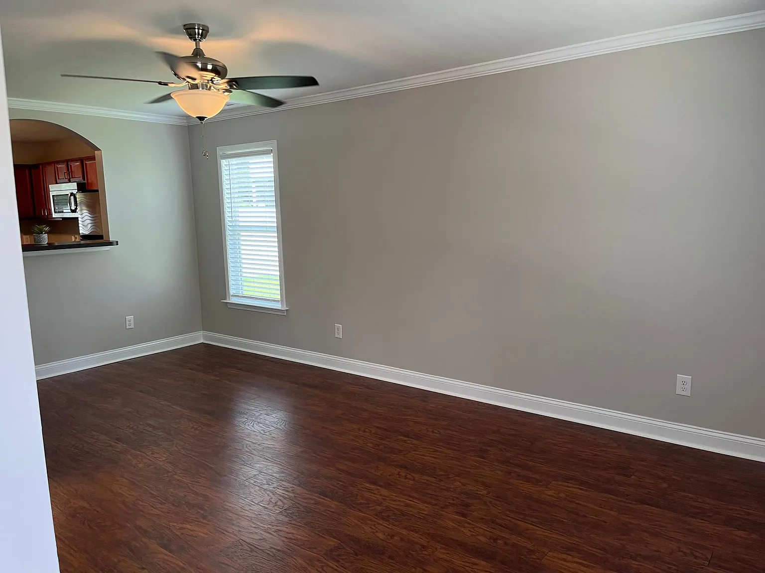 408 Glenhaven Ln — Photo 3