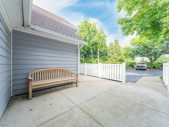 5th image of 387 Portside Dr