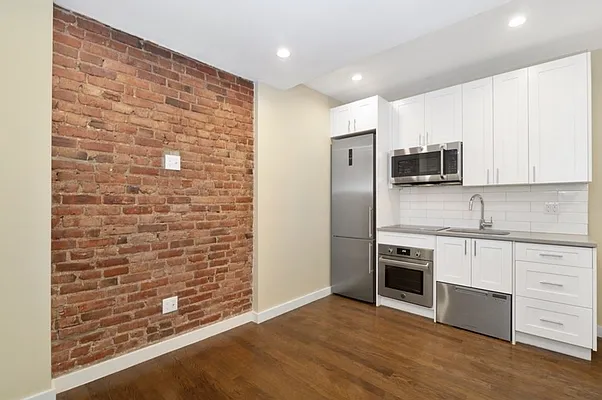 Rented by REAL New York | media 19