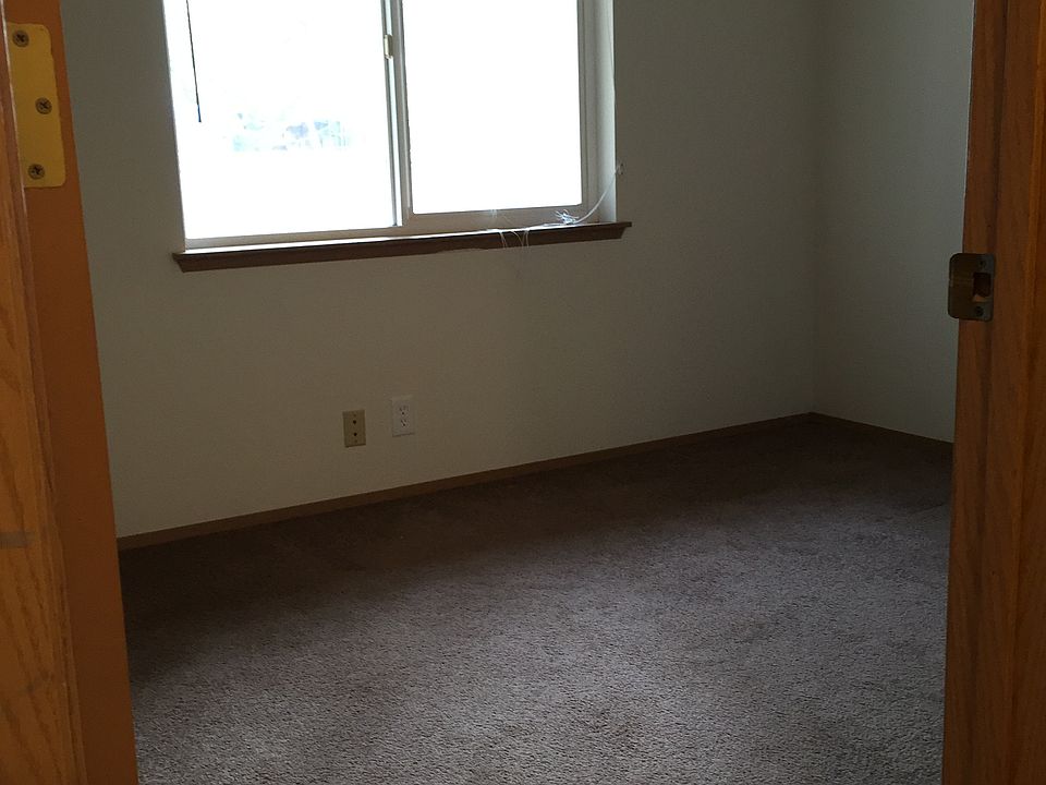 2nd bedroom-upstairs