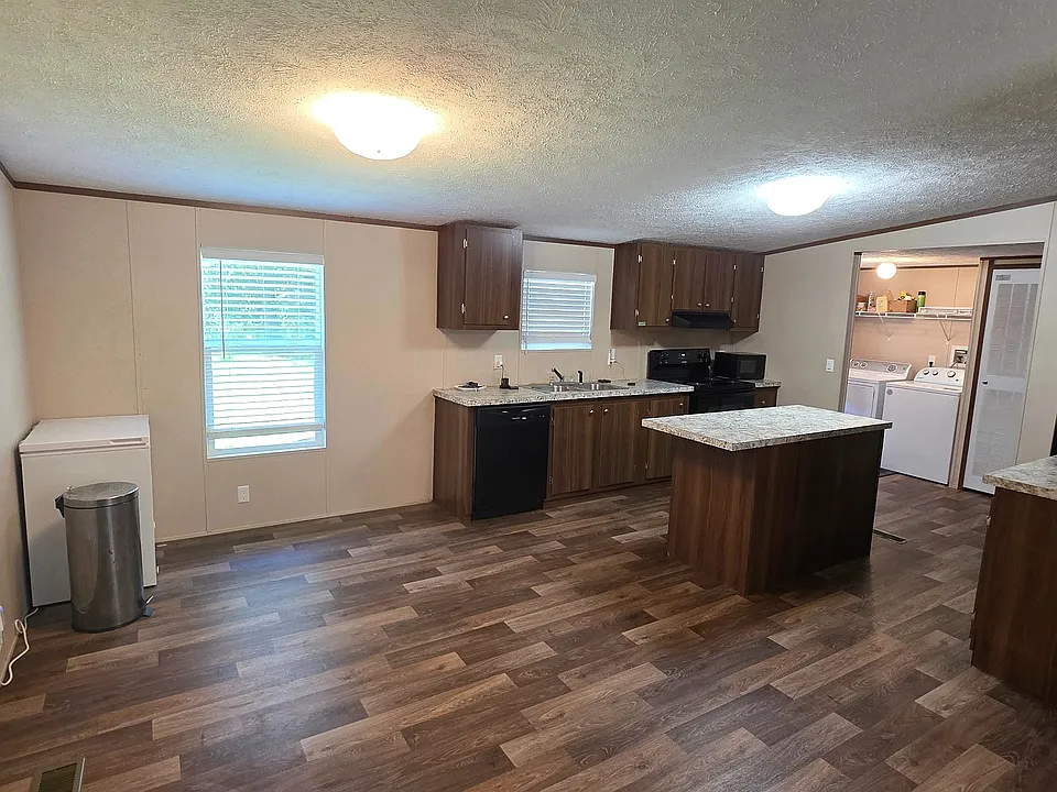 253 Gibbs Rd