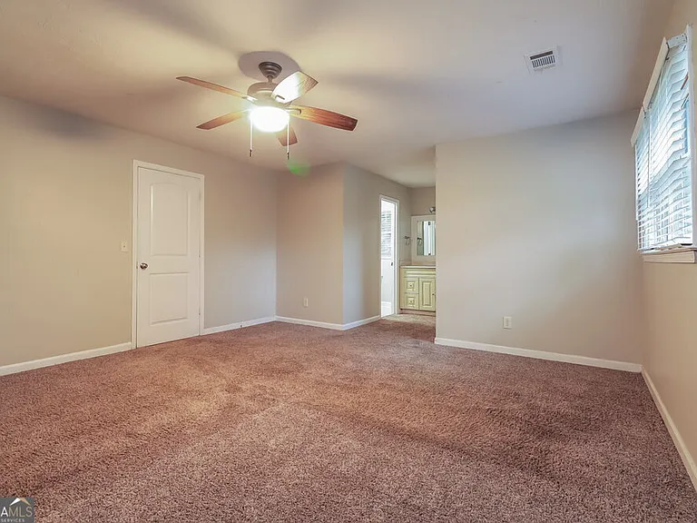564 Clubhouse Dr SE — Photo 12