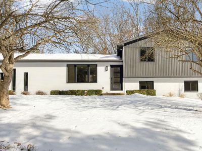 605 Indian Lake Rd, Oxford, MI, 48371