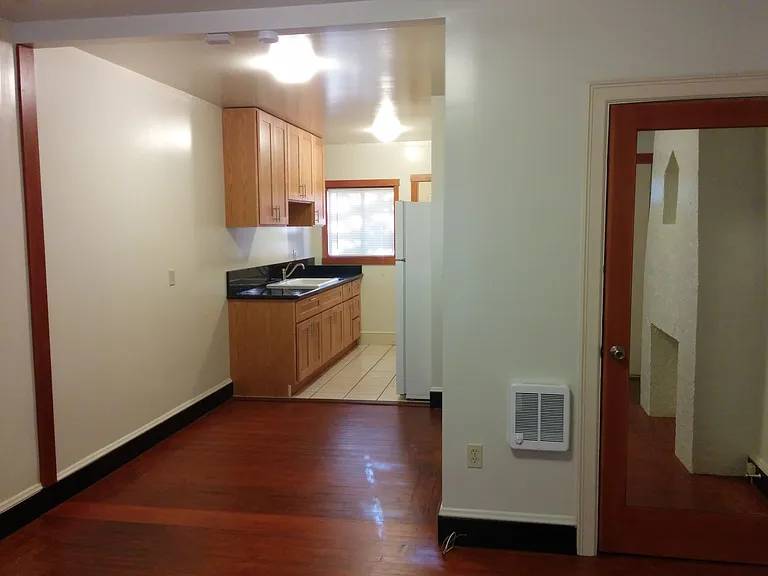 2562 Sacramento St #2562 — Photo 5