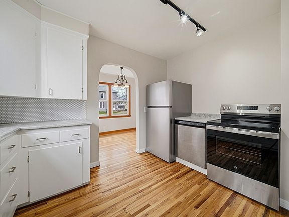4th image of 227 Phipps Avenue