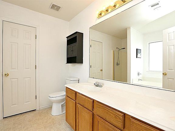 3rd image of 1006 Westover Dr