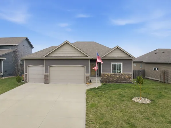 1437 Marina Cove Dr, Polk City, IA 50226