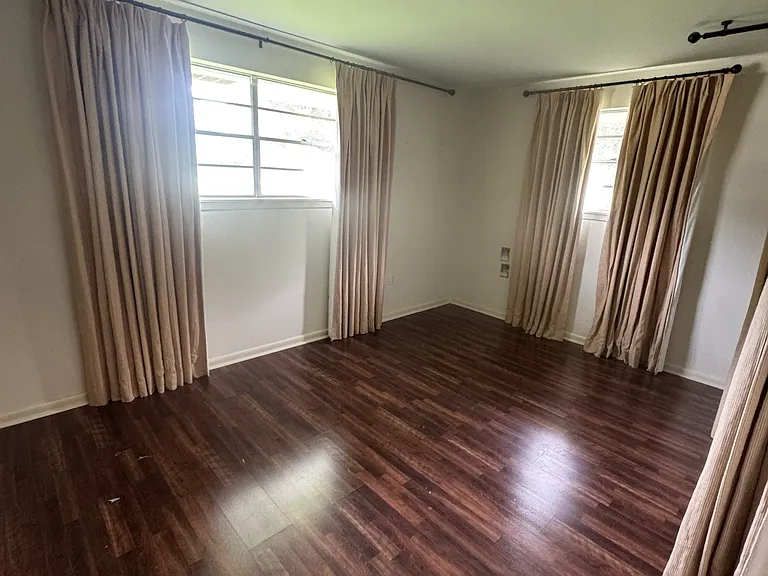 695 Maxine Dr — Photo 16