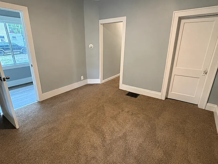 168 Roswell St — Photo 5
