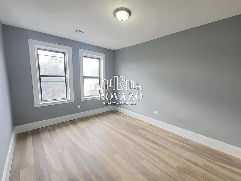 125 Osborne Ter #17A — Photo 5