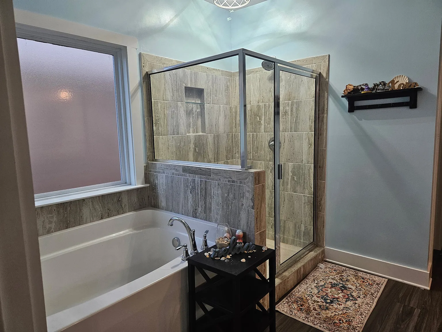 6 bed, 3.5 bath, 3233 sqft, $850 — Photo 4