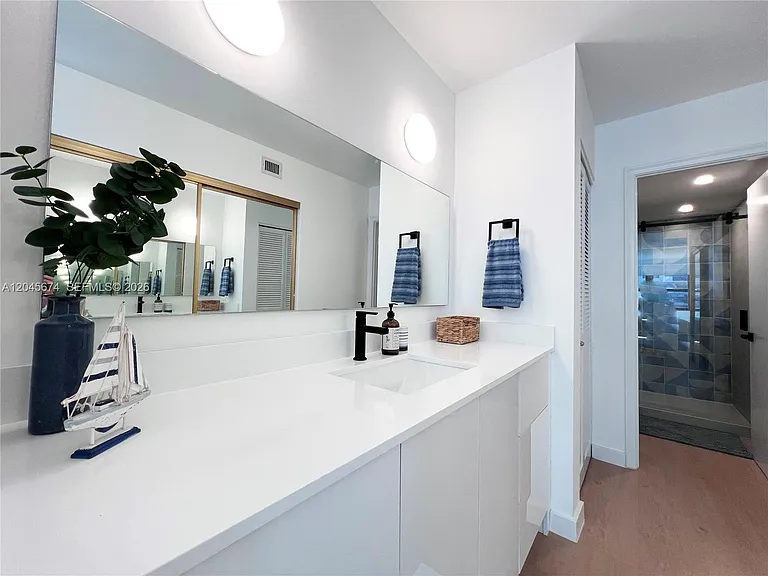 5100 N Ocean Blvd #503 — Photo 35