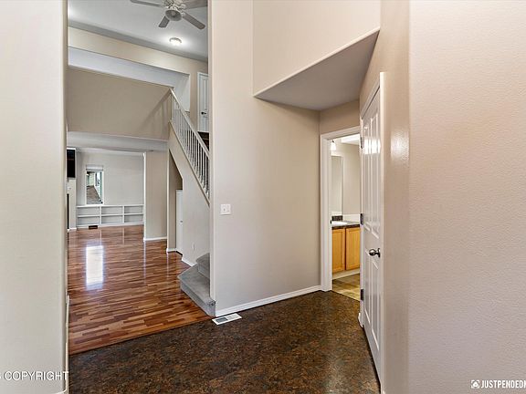 3rd image of 5112 Wood Hall Dr