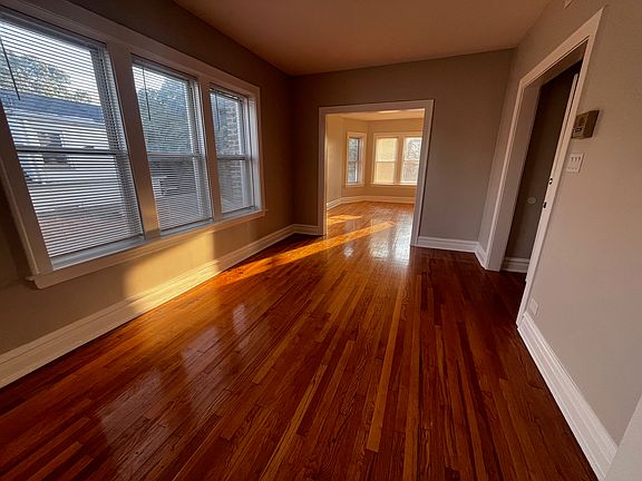 3rd image of 2935 N Fairfield Ave APT 2S