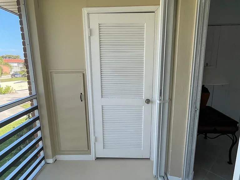 33 Pine Arbor Ln #203 — Photo 18