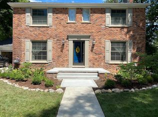 1543 Dorchester Rd, Birmingham, MI 48009