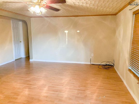 2nd image of 700 E Lafayette Ave