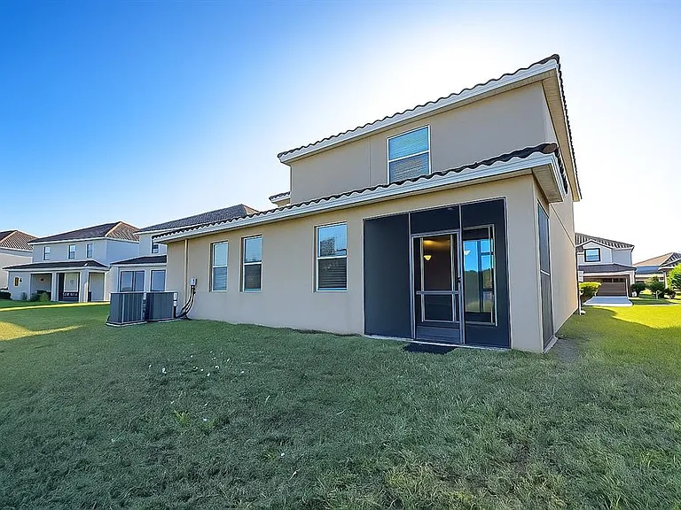 2037 Lake Side Ave — Photo 16