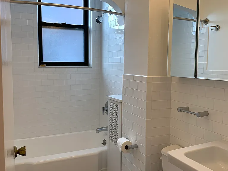 1064 Beacon St #9 — Photo 4