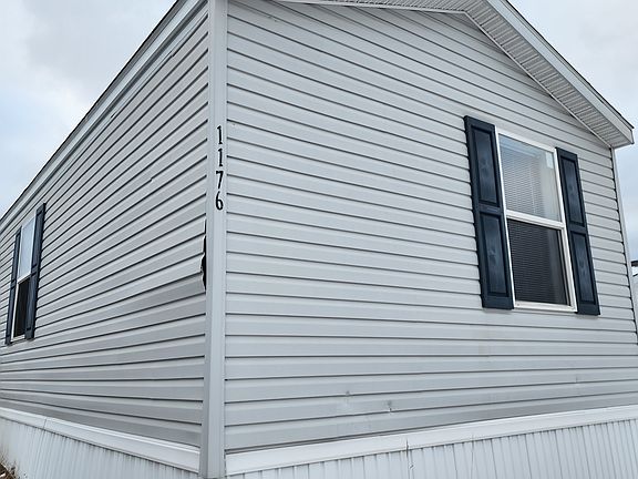 3rd image of 1176 Peach Blossom Cir