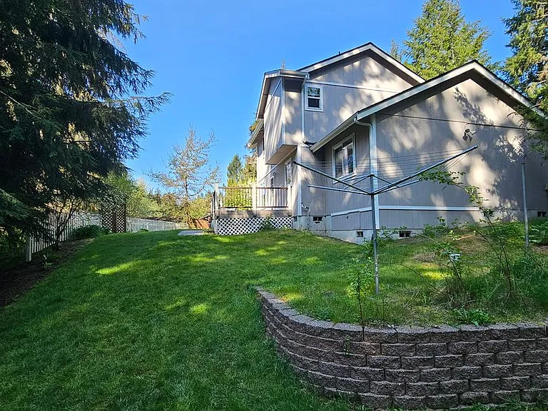 1574 SE Nylace Ln — Photo 5