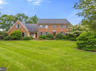 1077 Chapel Forge Dr, Lancaster, PA 17601