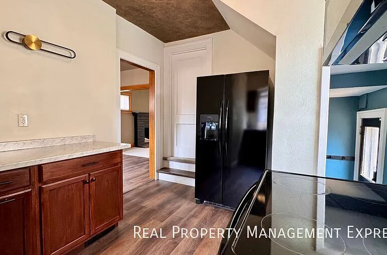 509 W 25th St — Photo 19