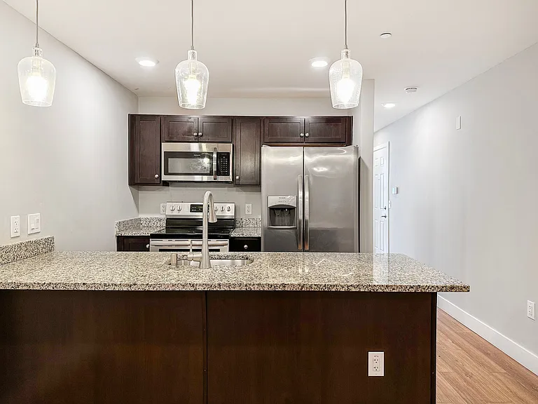 Venango Apartments — Photo 4