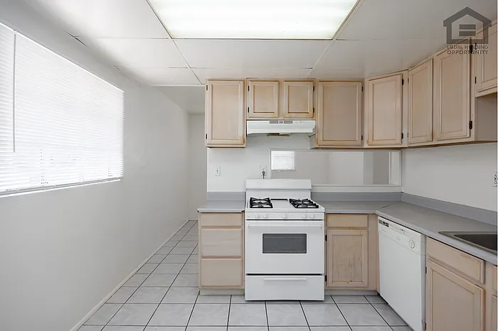 2849 W Alice Ave — Photo 13
