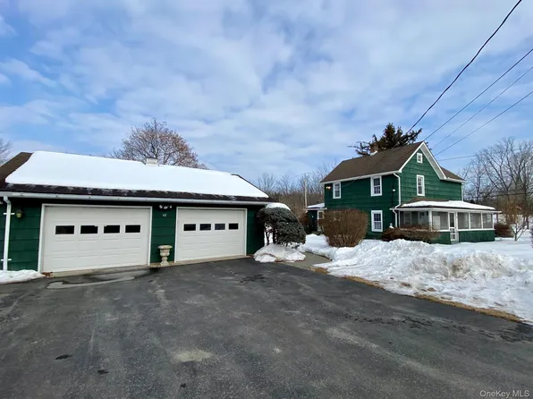 42 Amity Rd, Warwick, NY 10990