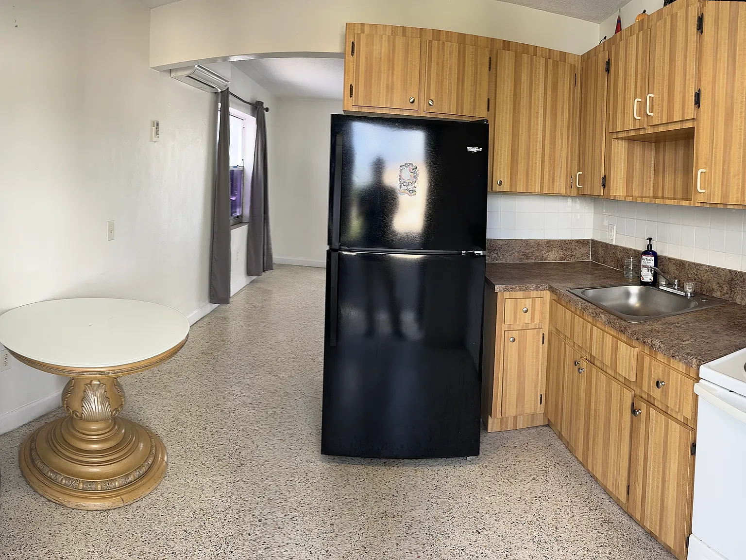 1637 SW 2nd St — Photo 3