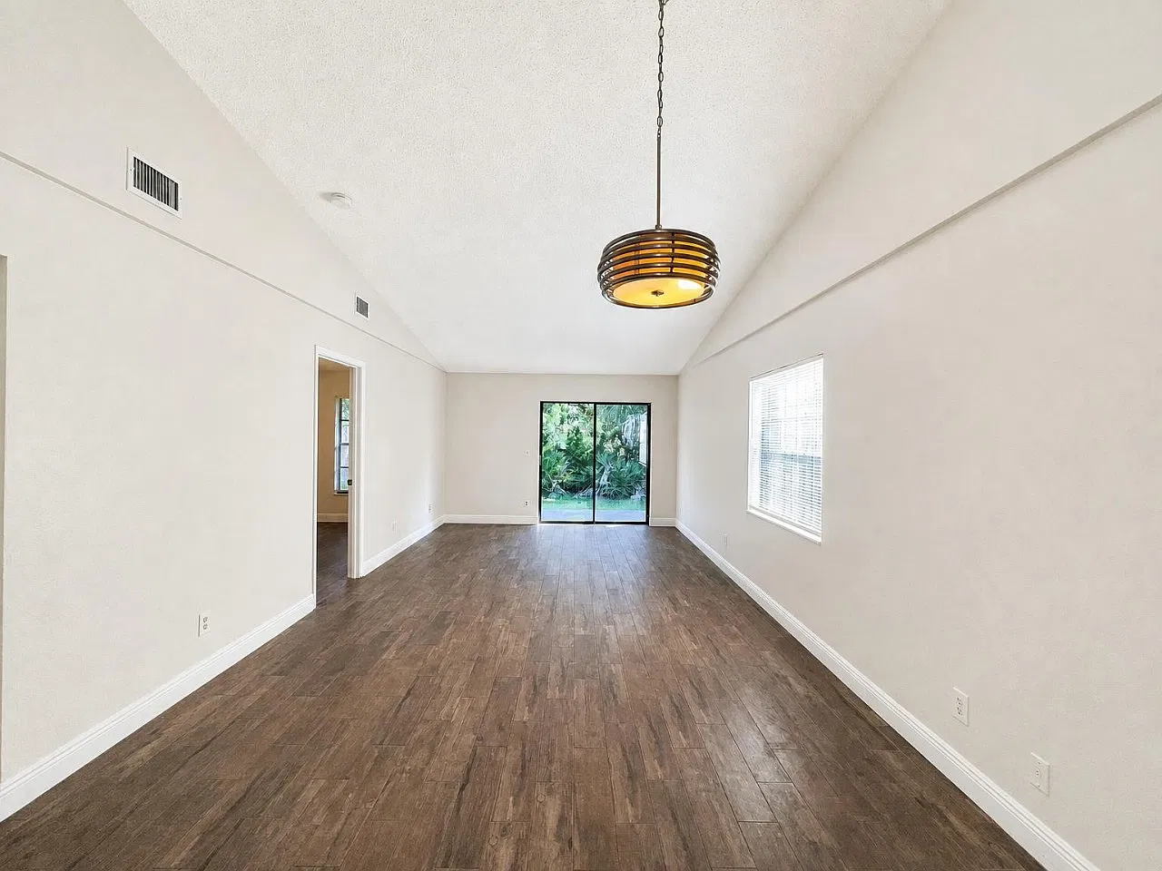 4195 New Haven Court — Photo 3