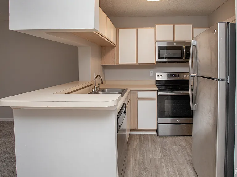 Princeton Place — Photo 15