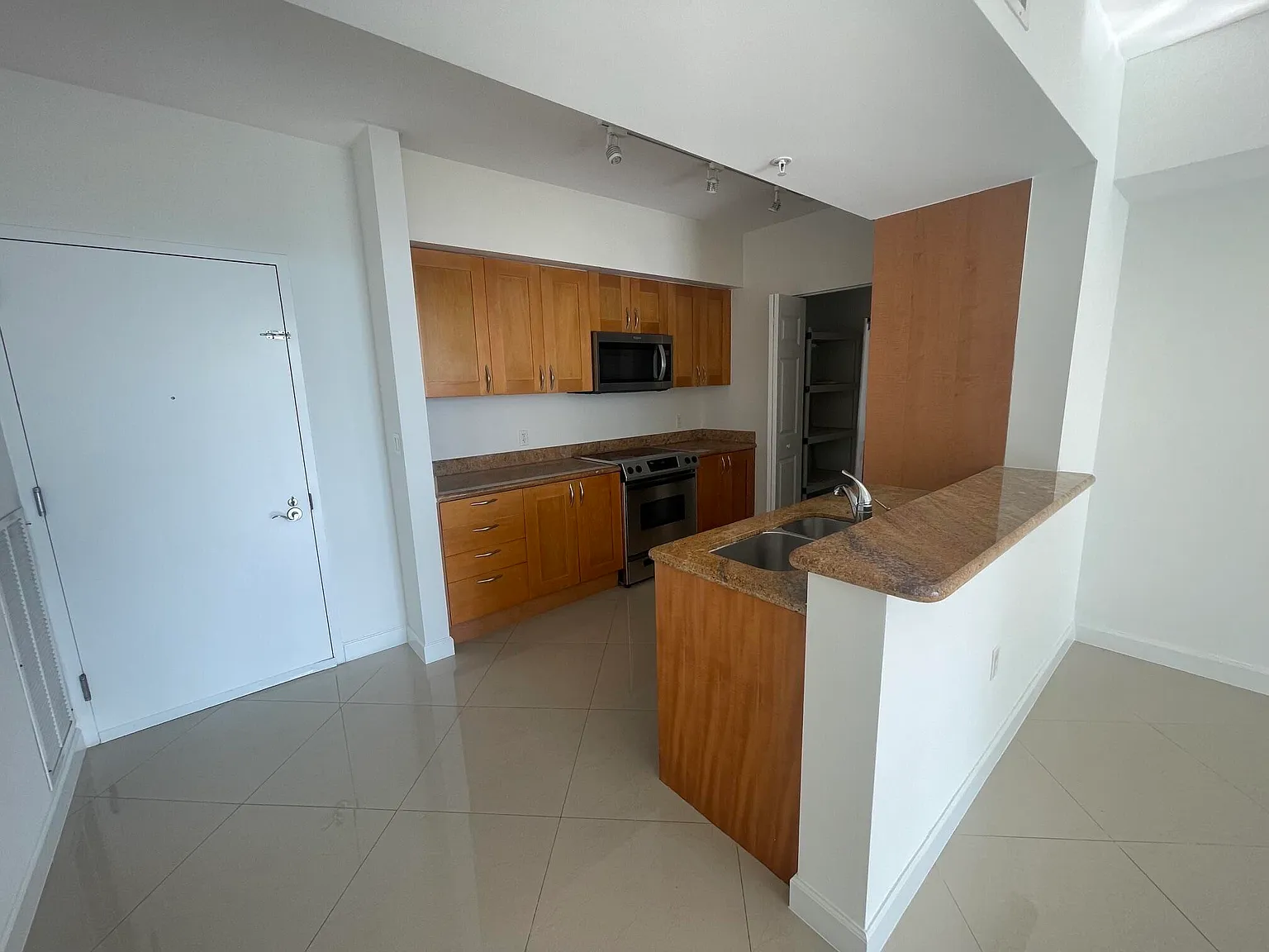 Duo Condominium — Photo 1