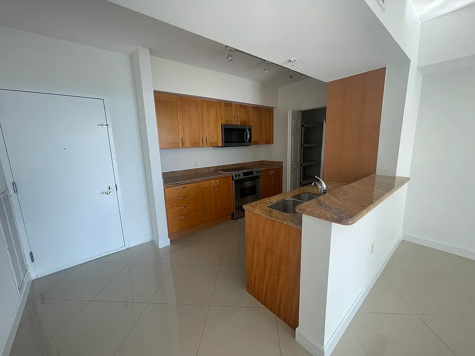 1755 E Hallandale Beach Blvd #1005E