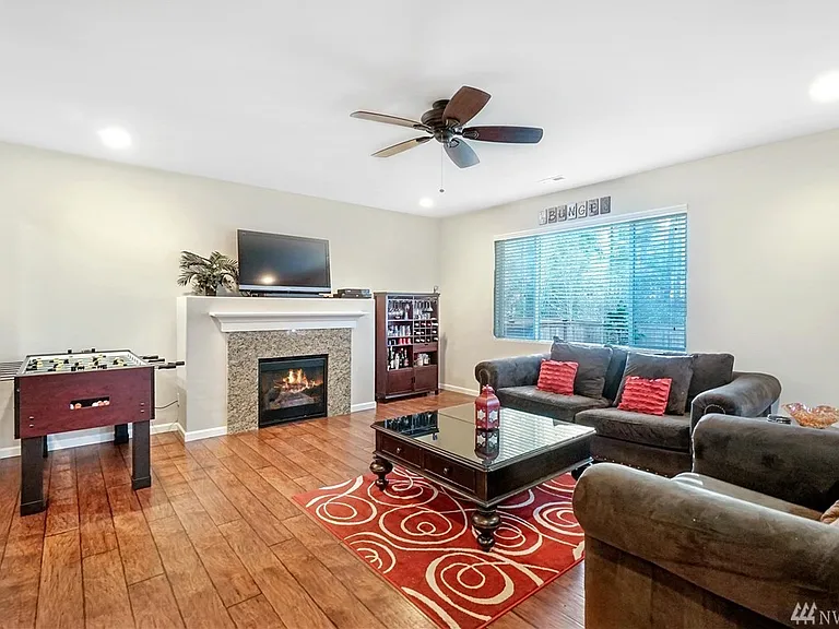 8935 Corona St NE — Photo 6