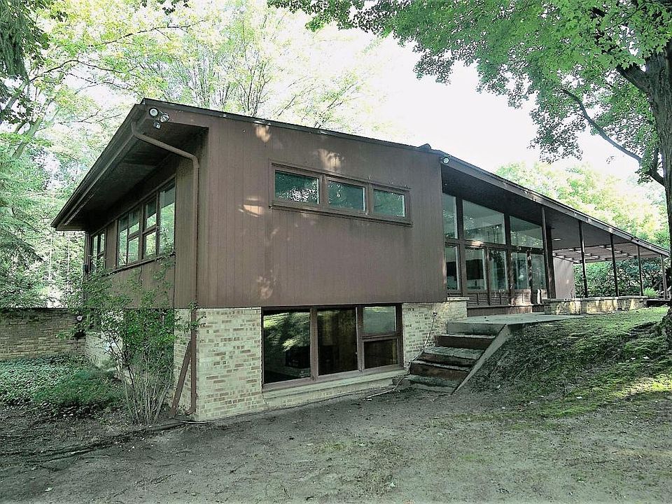1st image of 2729 Mockingbird Dr