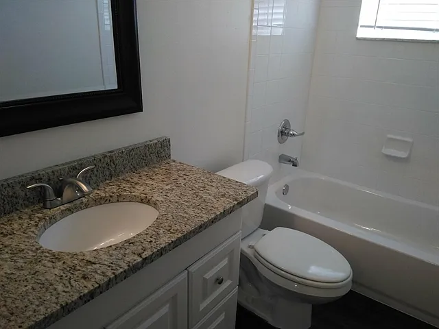 1443 Baythorn Dr — Photo 21